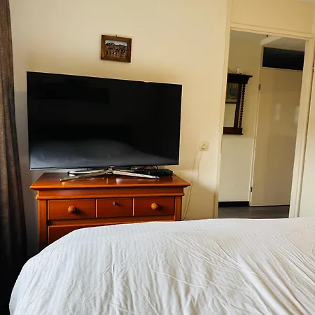 Aan Zeezicht Apartment *